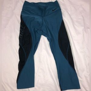 Nike capri leggings